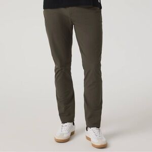 Vuori Men's V430 Meta Oregano Green Pants Size 40x29